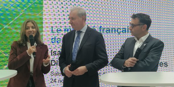 De gauche à droite: Isabelle Patrier, directrice France de TotalEnergies, Jean-Luc Moudenc, maire (ex-LR) de Toulouse et président de Toulouse Métropole, et Sylvain Panas, directeur régional Occitanie de TotalEnergies.