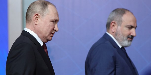 Le premier ministre armenien nikol pashinyan et le president russe vladimir poutine[reuters.com]
