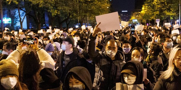 Photo des gens qui manifestent contre les restrictions contre les restrictions sanitaires a pekin[reuters.com]