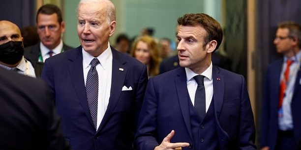 Joe Biden et Emmanuel Macron lors d'un sommet de l'Otan au printemps dernier.