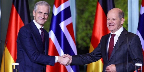 Le Premier ministre danois et le Chancelier allemand Scholz.