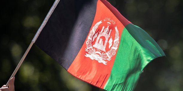 Un drapeau afghan devant le siege des nations unies a new york, etats-unis[reuters.com]