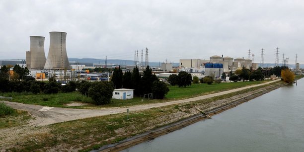 La centrale nucléaire de Tricastin dans la vallée du Rhône.