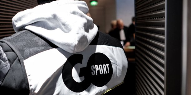 Un salarié de Go Sport lundi au tribunal de commerce de Grenoble.