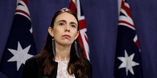La premiere ministre sortante de nouvelle-zelande, jacinda ardernlors d'une conference de presse a sydney, australie[reuters.com]