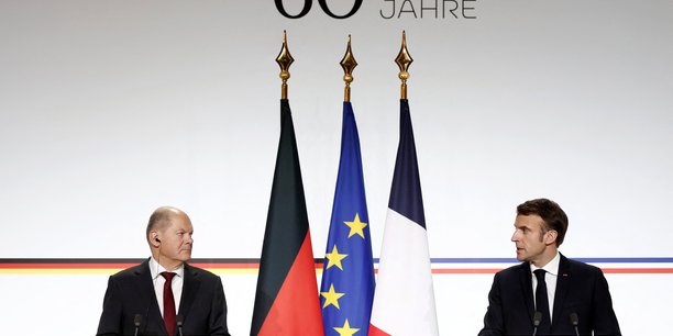 Emmanuel macron et le chancelier allemand olaf scholz lors d'un conseil des ministres conjoint franco-allemand a l'elysee[reuters.com]