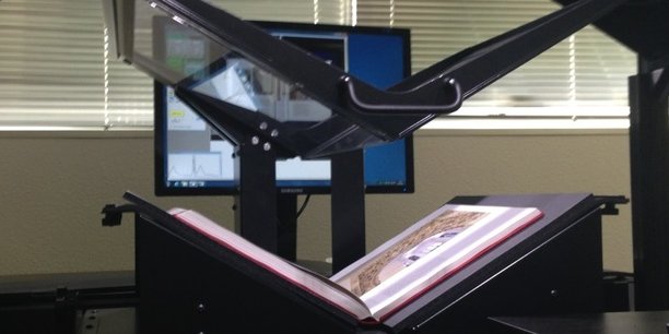 Un scanner d'I2S Digibook, qui tourne les pages et permet de numériser les ouvrages les plus fragiles.