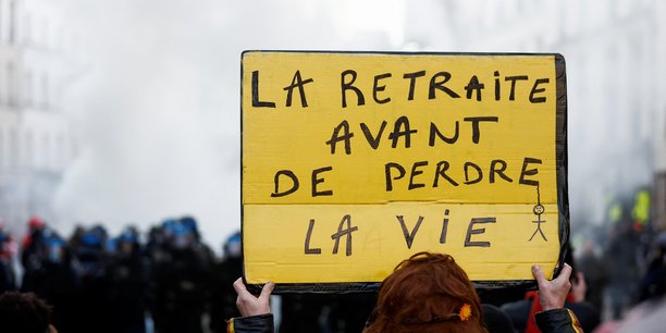 La gauche francaise manifeste contre la reforme des retraites a paris[reuters.com]