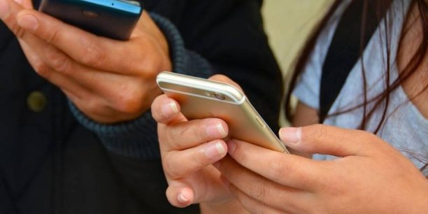 Le smartphone reste le terminal de référence pour se connecter à Internet. Selon l'enquête du Crédoc, 87% des Français affirment en posséder un.