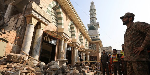 Attaque suicide dans une mosquee a peshawar[reuters.com]