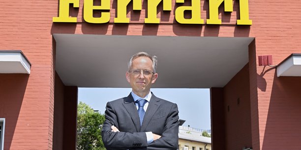 Benedetto vigna, pdg de ferrari, devoile la nouvelle strategie a long terme de l'entreprise, a maranello[reuters.com]