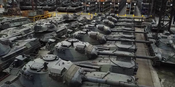Un hangar de chars leopard 1[reuters.com]