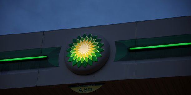 Le logo de british petrol bp a la station-service de pienkow, en pologne[reuters.com]