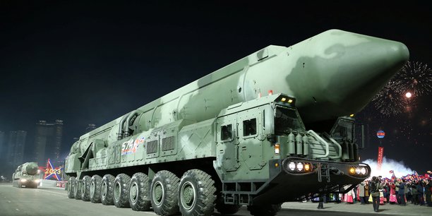 Des missiles sont exposes lors d'un defile militaire a pyongyang, en coree du nord[reuters.com]