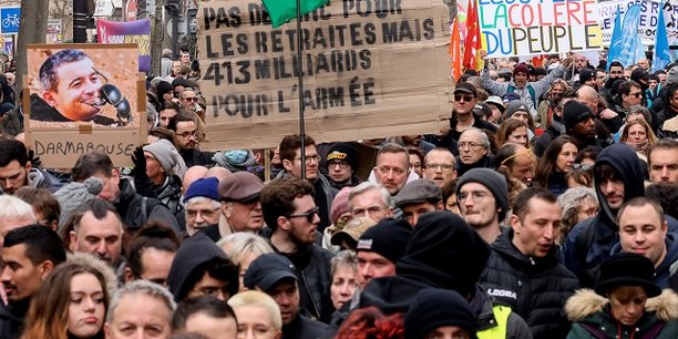Quelque 500.000 personnes manifestaient samedi à Paris pour la quatrième journée de mobilisation contre la réforme des retraites, a annoncé la CGT à l'AFP. En France, plus de 250 rassemblements étaient organisés.