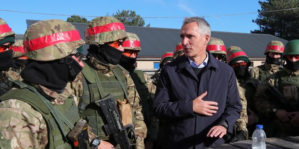 Jens Stoltenberg, secrétaire général de l'OTAN, au cours d'une visite le 9 novembre dernier à Rishi Sunak, est allé rencontrer les membres de l'opération Interflex, un programme de formation dirigé par le Royaume-Uni pour les forces armées ukrainiennes, lors d'une visite au camp de Lydd, dans le Kent.