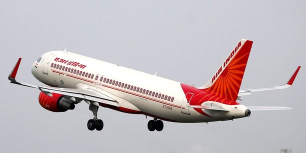 Un Airbus A320 d'Air India au décollage.