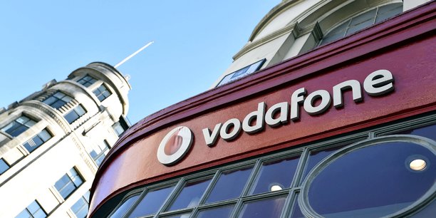 Vodafone a engagé de profondes restructurations visant à diminuer fortement ses coûts et à réduire son énorme dette de 41 milliards d'euros.