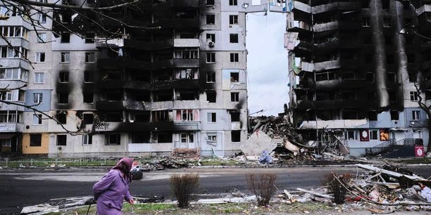 À Borodyanka, à 55km au nord-ouest de Kiev, les dégâts restent très importants mais la vie quotidienne et économique s'est adaptée et continue.