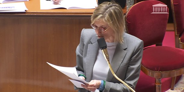 A l'Assemblée nationale, la ministre de la Transition énergétique Agnès Pannier-Runacher répond aux critiques des députés de l'opposition sur le projet du gouvernement de réforme de la sûreté nucléaire.