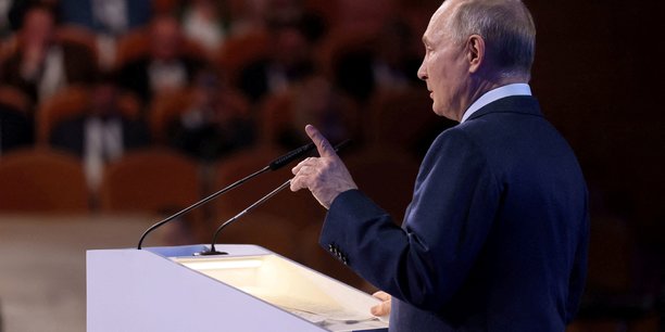 Le president russe poutine participe au forum de l'union des industriels et des entrepreneurs[reuters.com]