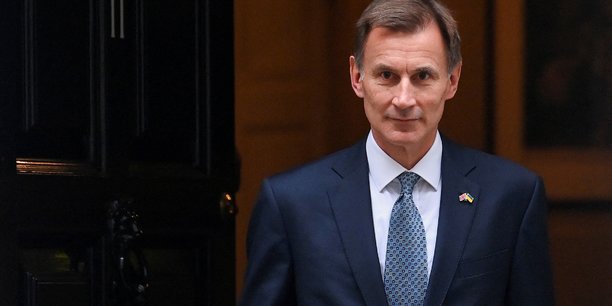 Le ministre britannique des finances jeremy hunt a downing street a londres[reuters.com]