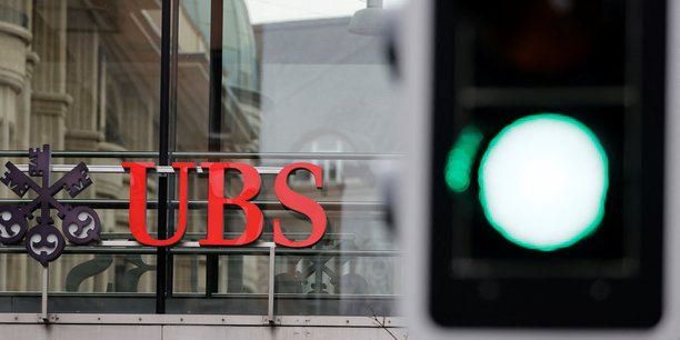 Un logo de la banque suisse ubs a zurich, en suisse[reuters.com]