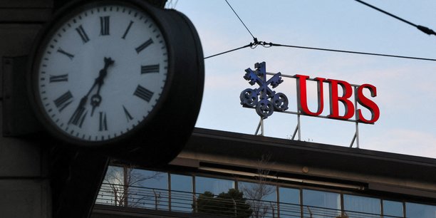 Photo d'archive de un logo de ubs a zurich[reuters.com]