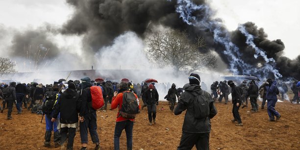 La manifestation interdite à Sainte-Soline ce samedi 25 mars a dérivé avec de nombreuses violences commises.
