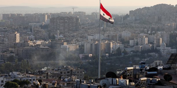 Un drapeau syrien a damas[reuters.com]