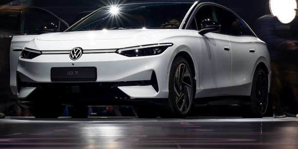 La berline électrique ID.7 de Volkswagen sera disponible à partir de septembre et coûtera autour de 65.000 euros