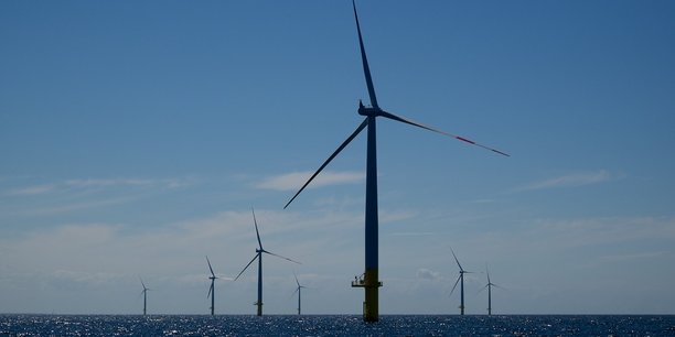 Contrairement à un câble classique, le nouveau projet reliera les deux pays et « simultanément des parcs éoliens offshore au cœur de la mer du Nord ».
