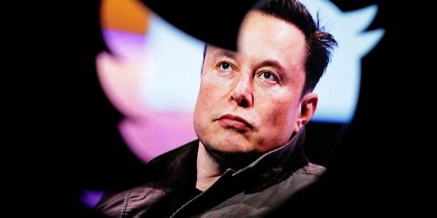 Depuis qu'il a racheté Twitter fin octobre, le patron de Tesla a bouleversé la plateforme, avec des licenciements massifs.
