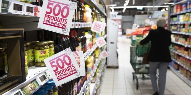 En juillet, les prix de l'alimentation ont très fortement augmenté, de 12,7%, mais moins qu'en juin (13,7%)