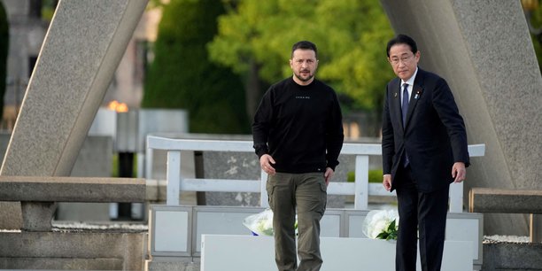 En marge du sommet du G7 au Japon, le président ukrainien (photo) a effectué une visite au mémorial d'Hiroshima.