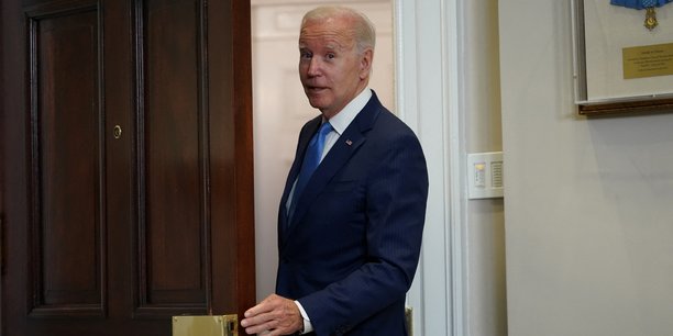 Joe Biden a rencontré le président républicain de la Chambre des représentants, Kevin McCarthy lundi à la Maison-Blanche pour tenter de le convaincre d'augmenter le plafond de la dette.