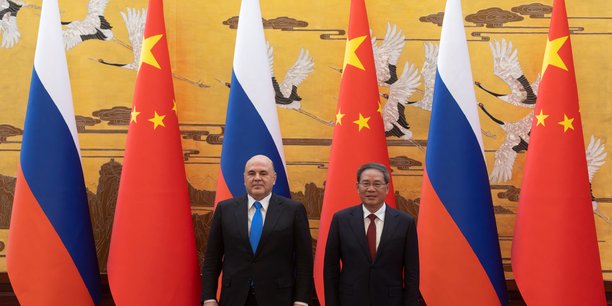 Le premier ministre russe mikhail michoustine et le premier ministre chinois li qiang assistent a une ceremonie de signature a pekin[reuters.com]