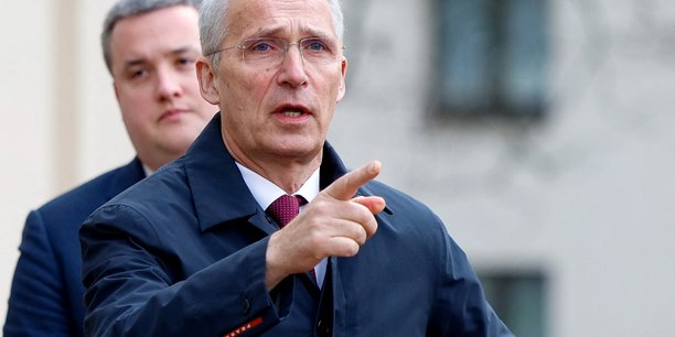 Le secretaire general de l'otan, jens stoltenberg, lors d'une visite de la base aerienne americaine de ramstein, en allemagne[reuters.com]