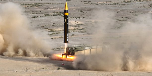 Photo d'un test d'un missile balistique d'une portee de 2.000 km[reuters.com]