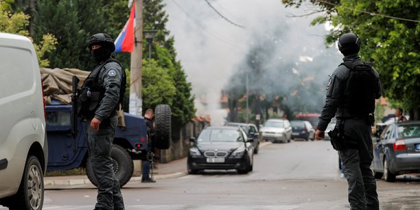 La police monte la garde apres des affrontements entre la police du kosovo et des manifestants serbes[reuters.com]