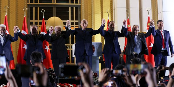Les partisans du president turc tayyip erdogan celebrent sa victoire[reuters.com]