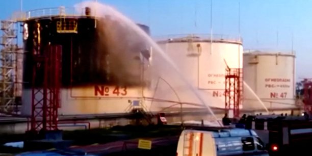 Incendie dans une raffinerie de petrole dans la region de krasnodar, en russie[reuters.com]