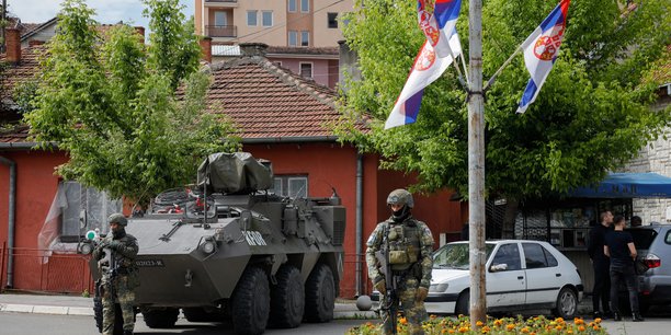 Photo de membres de la force pour le kosovo (kfor)[reuters.com]