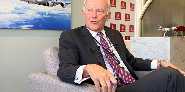 Le president de la compagnie aerienne emirates, tim clark, s'entretient avec des journalistes lors du salon aeronautique de dubai, a dubai[reuters.com]