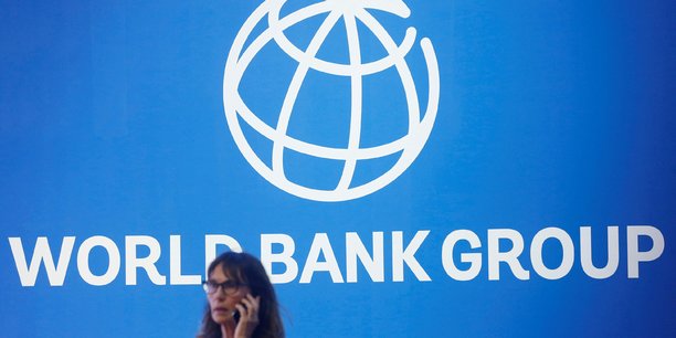 Un logo de la banque mondiale lors de la reunion annuelle du fonds monetaire international, a nusa dua, bali, indonesie[reuters.com]