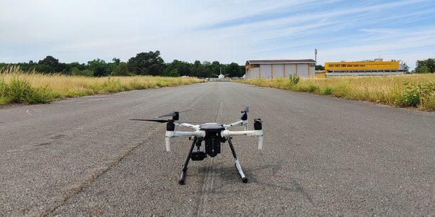 Dès cet automne, des drones seront autorisés à voler sur un terrain de 300 mètres de long sur 200 mètre de large situé au sein de l'aéroport de Bordeaux-Mérignac. Une première en France.