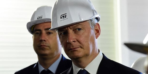 Le ministre de l'Economie Bruno Le Maire lors d'une visite de l'usine STMicroelectronics en Isère.