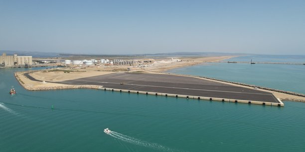 Le port de Port-la-Nouvelle, en pleine extension, se positionne comme hub logistique de l'éolien offshore flottant et hub de production et d'importation d'hydrogène vert.