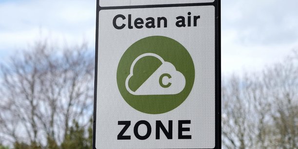 Dans le cadre de ce contrat, Egis devait faire fonctionner la « Clean Air Zone » (CAZ) sept jours sur sept, 24 heures sur 24.