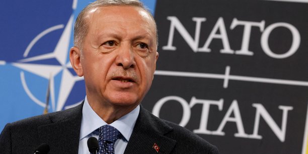 Le président turc Recep Tayyip Erdogan a déclaré ce lundi : « ouvrez d'abord la voie à l'adhésion de la Turquie à l'Union européenne et, ensuite, nous ouvrirons la voie à la Suède ».
